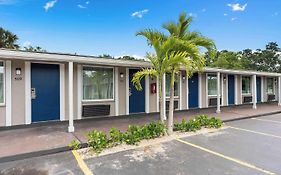 Travelodge By Wyndham Kissimmee Orlando